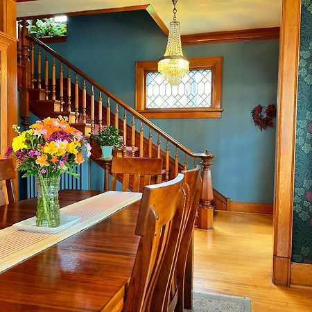 Astor House Bed & Breakfast Грийн Бей Екстериор снимка
