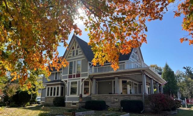Astor House Bed & Breakfast Грийн Бей Екстериор снимка